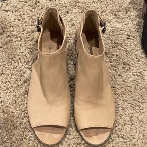 Tan low heel open toe bootie/shoe